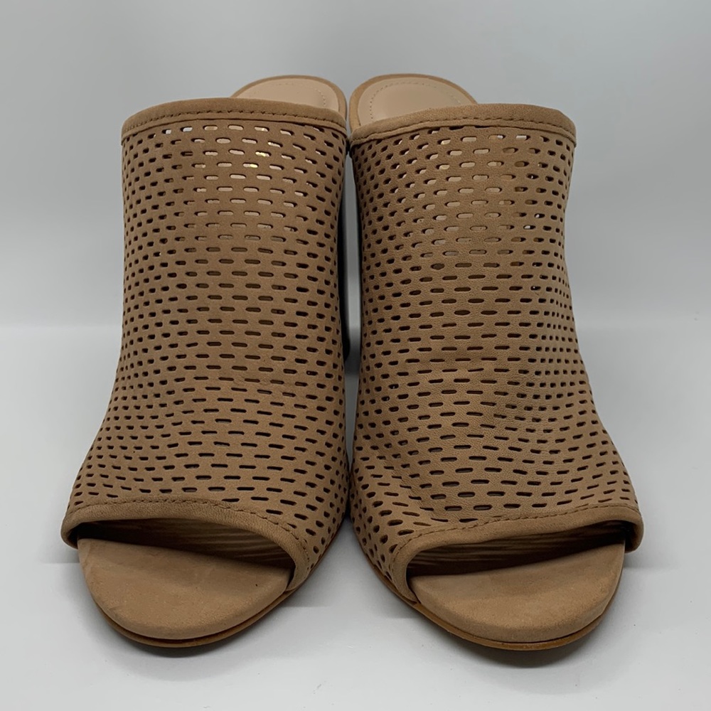 Aldo | size 7 | nude tan open toed heels